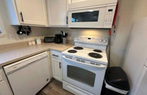 Downstairs UO, Autzen, Amazon Pk - Foto 16