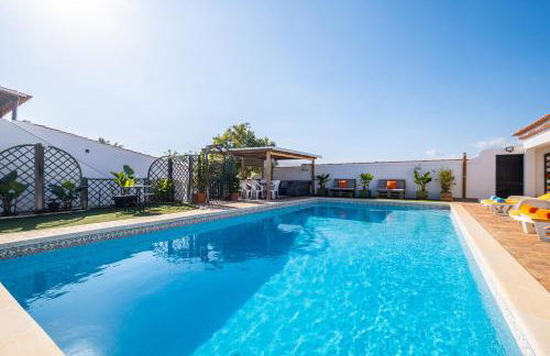 Villa Estrelícia - Pool - Free wi-fi - New in Booking - Foto 3
