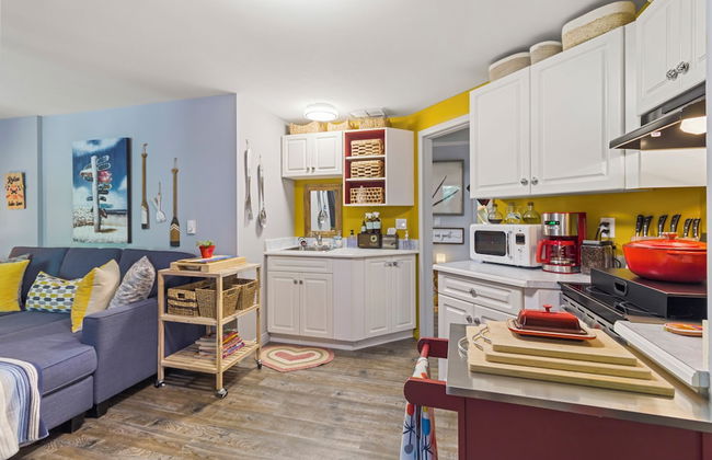 Rayleigh River Retreat - Garden Oasis - Photo 29