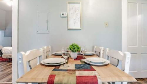 Dauphin District Darling #3-Downtown, Restaurants - Photo 4