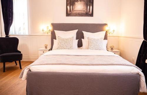 Elegant Hvar town villa with pool - Photo 34