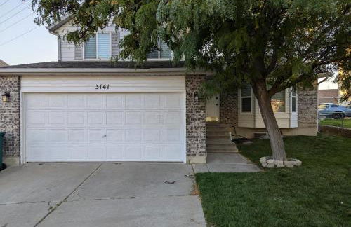 Cute Spacious Home - Photo 40