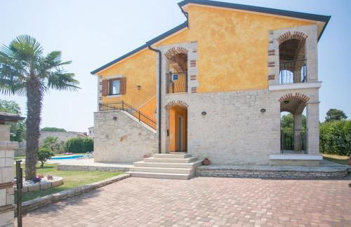 Holiday home in Pore with swimming pool - Photo 7