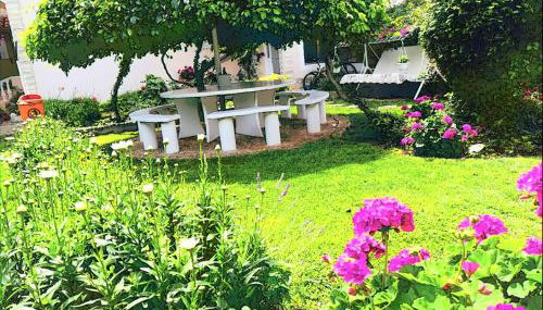 Apartments Esperanza - Photo 4, Garden