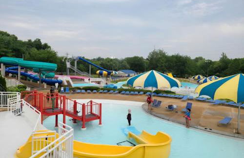 Blue Boho Music and Meme House Four Bedroom Home with Arcade near Westport Plaza - Foto 34