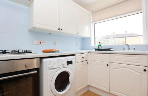 Redland Park By N And N Stays Ltd, Perfect for Contractors & Workers, Close to local amenities and work sites in Bath, Free Parking - Photo 12