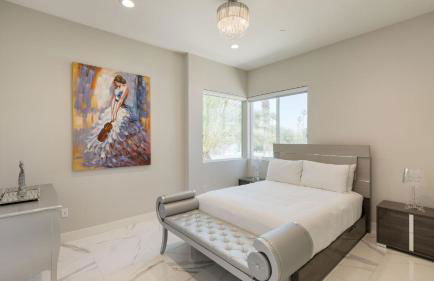 Pool • Hot Tub • Views Luxury Design Villa Valentina by AvantStay - Foto 45