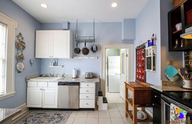 Artist's House Upper Apt Walk to Forsyth - Photo 60