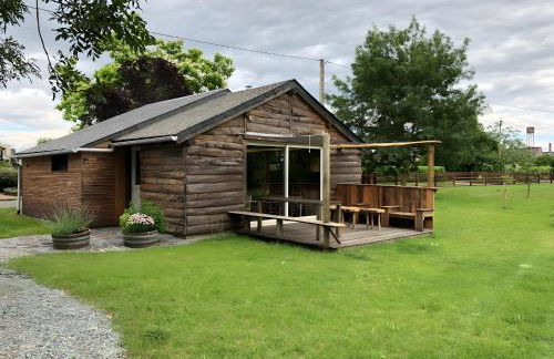 Cabane Au Bord D'un Étang - Photo 1
