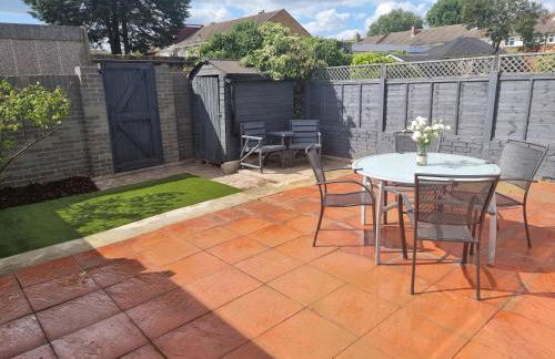 28 ExcellentStays - Heathrow - 5 Bedroom House - Foto 30