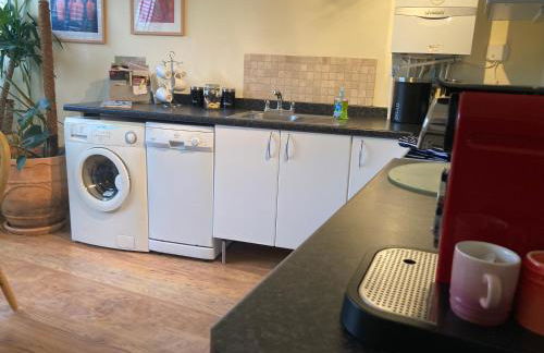 Courtyard Apartment - Photo 9