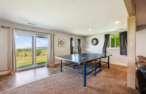 Black Hills Getaway with Hot Tub & Game Room for 18 - Foto 27