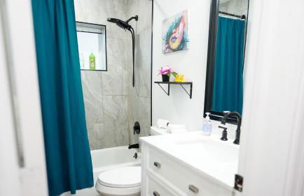 Cozy Tampa Getaway, 2 Bedrooms, minutes from Downtown & Busch Gardens - Foto 2