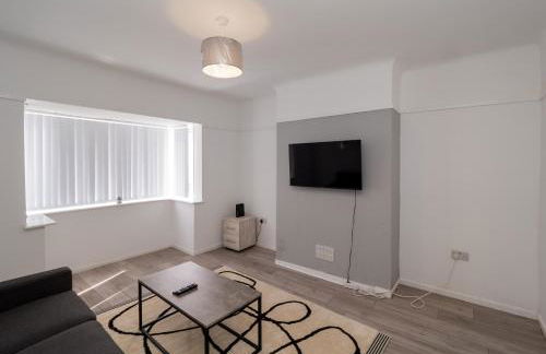 3BR Haven Retreat in Wallasey with FREE Street Parking - Foto 12