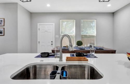 Waxahachie Walkup Backyard Oasis 1 Mi to DWTN Professionally Managed By Stay Albatross - Foto 24