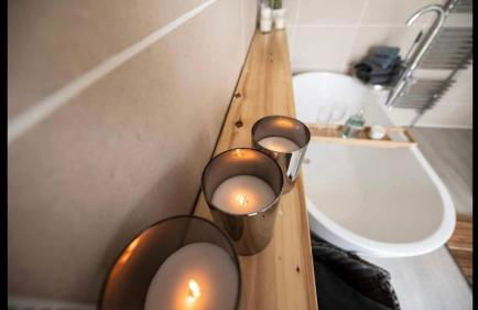 Stunning views, Hot tub, 5 mins to Chester - Photo 38