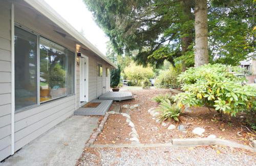 Beautiful Light-filled Farmhouse w swing & slide - Foto 44