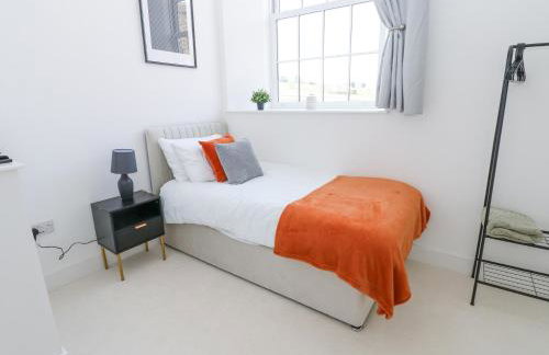 Seraphim House - Photo 27