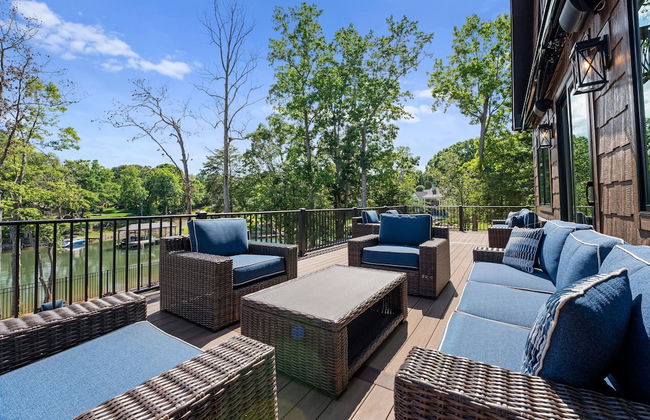 Black Bear Lodge by Avantstay Lakefront Dock Pool Theater Sleeps 20 - Foto 57