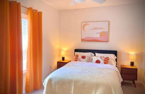 Beach perfect getaway 2 bedroom apartment - Foto 2