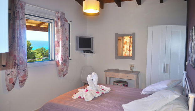 Villa Takis on Pelekas Beach Small House With Garden and sea View - Foto 2, Habitación