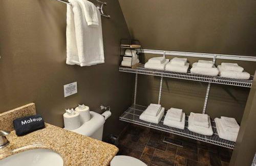 GameRoom, HotTub, Piano, 5mi to OldManCave - Hocking Hills Copper House - Foto 39