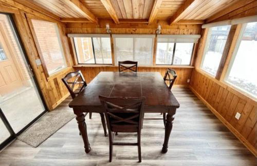 Newly Renovated Home w Garage Near Old Town - Foto 27