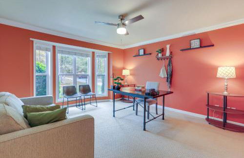 Spacious Stockbridge Manor Pool Table, 2 Kitchens - Foto 6