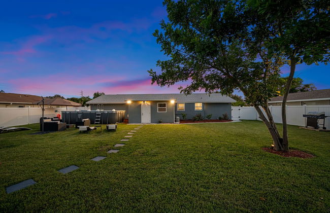 Paradise Haven- Amazing 4BR Oasis With Pool - Foto 44