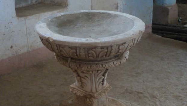 Fonts baptismaux sculptés