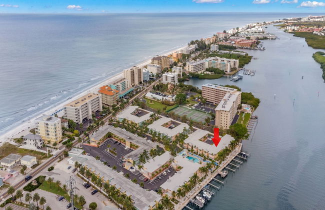 Barefoot Beach Resort B-201 by Distinctive Beach Rentals - Photo 4