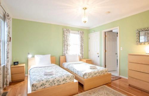 Home w outdoor spaces near Long Pond - Foto 15