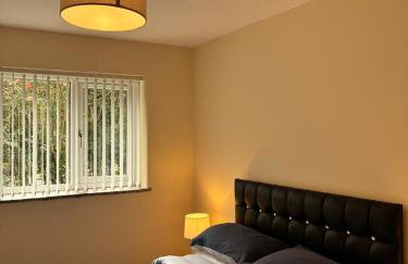 Castell Cottages Central with Parking - Foto 10