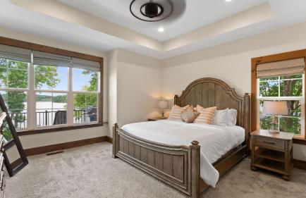 Spacious Waterfront Home on Lake Norman with Firepit Views and Dock Access - Foto 20