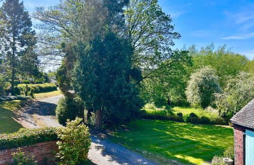 Unique Old Bakery Retreat - Photo 11