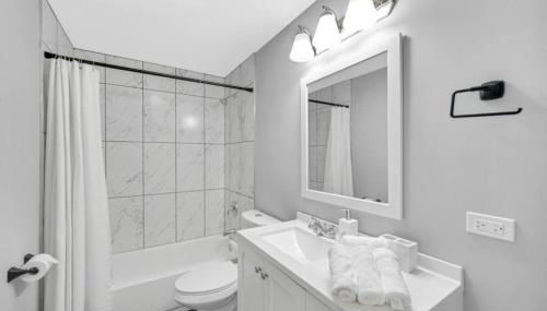 Spacious Haven 8-Min to Chicago Sleeps 10 - Foto 3, towels