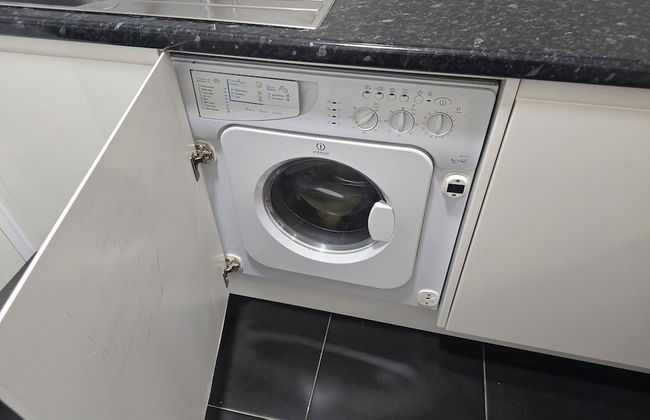 Free Private Transport From Any Dublin Port - Photo 11