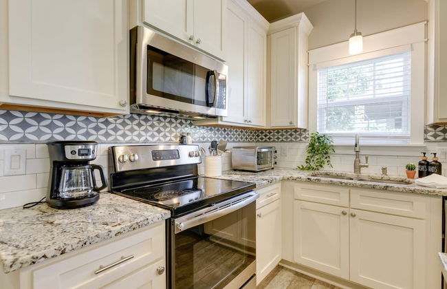 Centrally Located Stunning 3BR 2BA Near Downtown - Foto 13