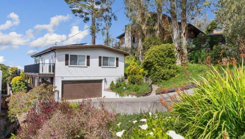 Serene Oceanview Escape with Expansive Deck home - Foto 5