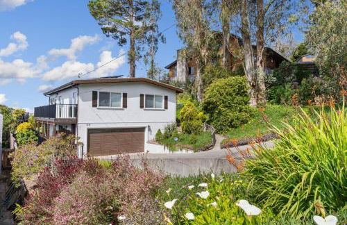 Serene Oceanview Escape with Expansive Deck home - Foto 5