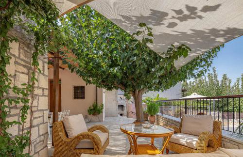 Captain's Hyatt - Photo 26