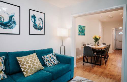 Spacious 4-bed Ample Parking Fast WiFi Contractor Family Friendly - Photo 24