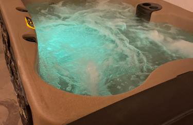 Casa Charleston-3BR-2Bath-Private HOT TUB-Pet Friendly-No Pet Fees! - Photo 2