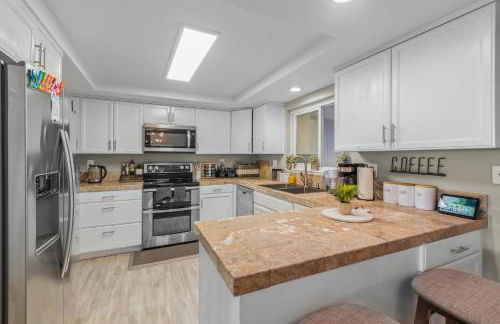 MtnCity Views 4BR Firepit FamilyRetreat NearUNR - Foto 11