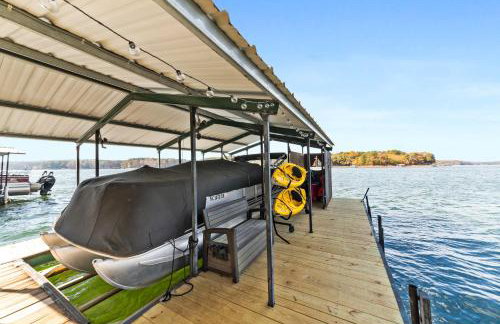 Hartwell Haus with Dock & Playground home - Foto 43