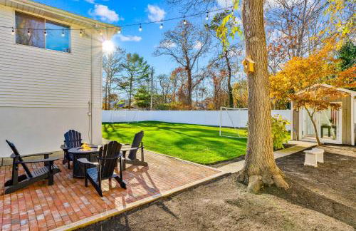 Walk to the Beach - Modern Home with FirePit and Bikes - Foto 61