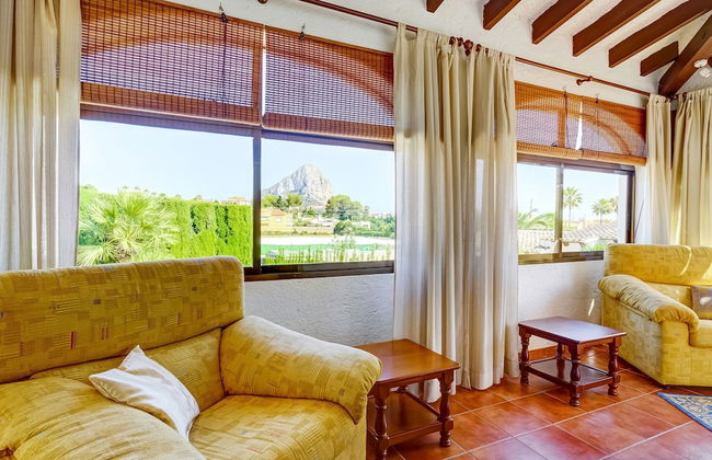 Serene Villa in Calpe With Private Swimming Pool - Photo 12