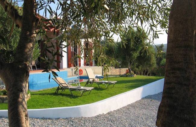 Villa in Arkadi With Pool Near the Sea - Photo 24