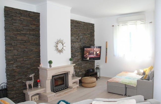 Sesimbra Stylish Villa by Homing - Photo 2