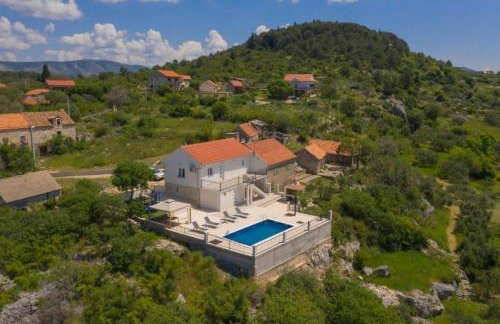 Family friendly house with a swimming pool Vrpolje, Sibenik - 25004 - Photo 1
